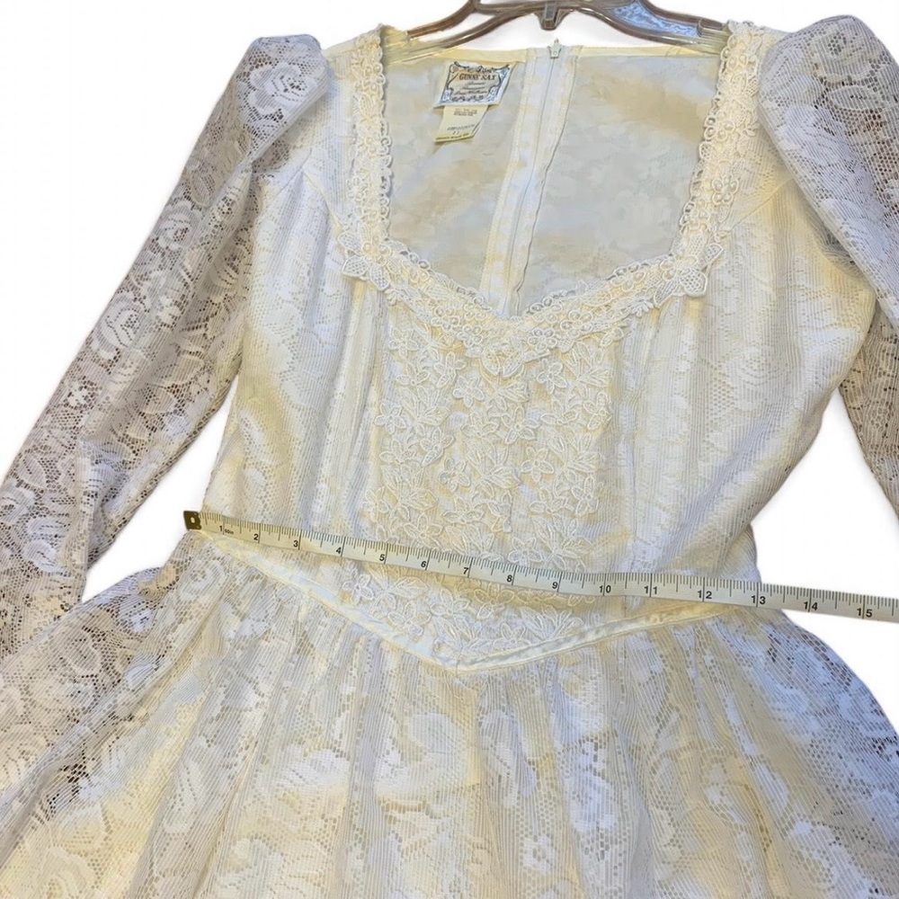 Gunne Sax Ivory Lace Long-Sleeve Wedding Gown Size 11 - Picture 5 of 8